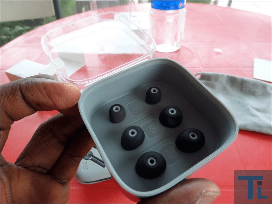 Xiaomi Noise Cancelling Earphones 17