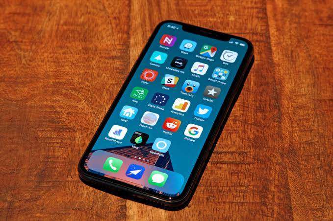iPhone X 6