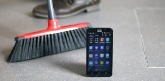 TechLecToR smartphone clean 02