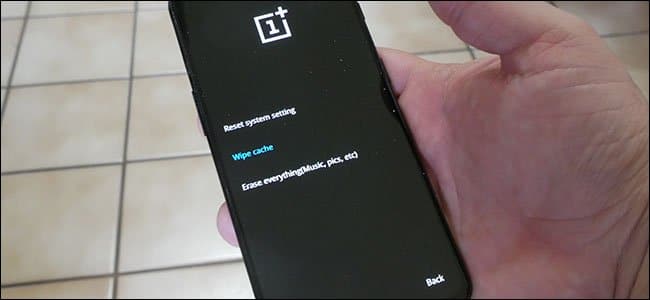clear the system cache on your Android phone