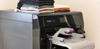 FoldiMate with folded clothes