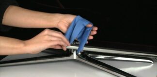 clean the screen of a Smart TV