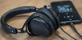 connect Bose headphones to iPhone
