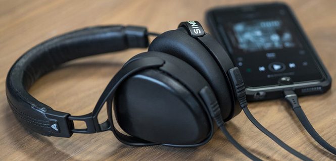 connect Bose headphones to iPhone