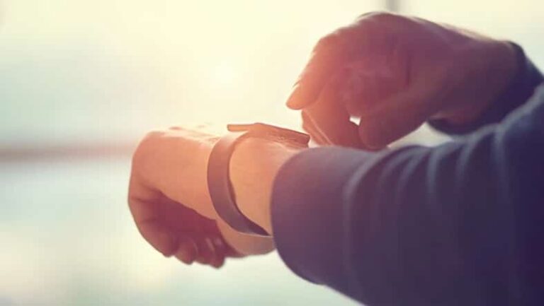 features of sports watches