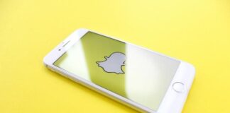 Activate Snapchat Dark Mode iPhone