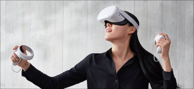 Person Taking A Screenshot In An Oculus Quest 2