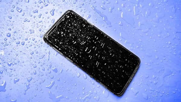 Smartphone Is Water Resistant